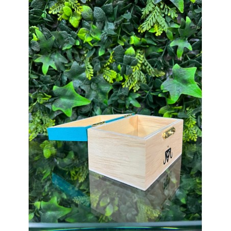 Caja Pequeña Madera Pintada a Mano Rick Pepinillo Rick y Morty