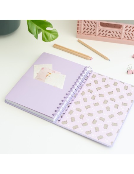 CUADERNO TAPA FORRADA A5 PUSHEEN MOMENTS COLLECTION